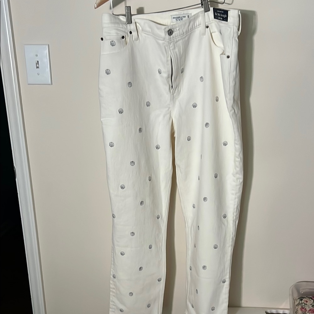 NWT Abercrombie Cream Embroidered Curve Love 90s Straight Jeans 33/16R